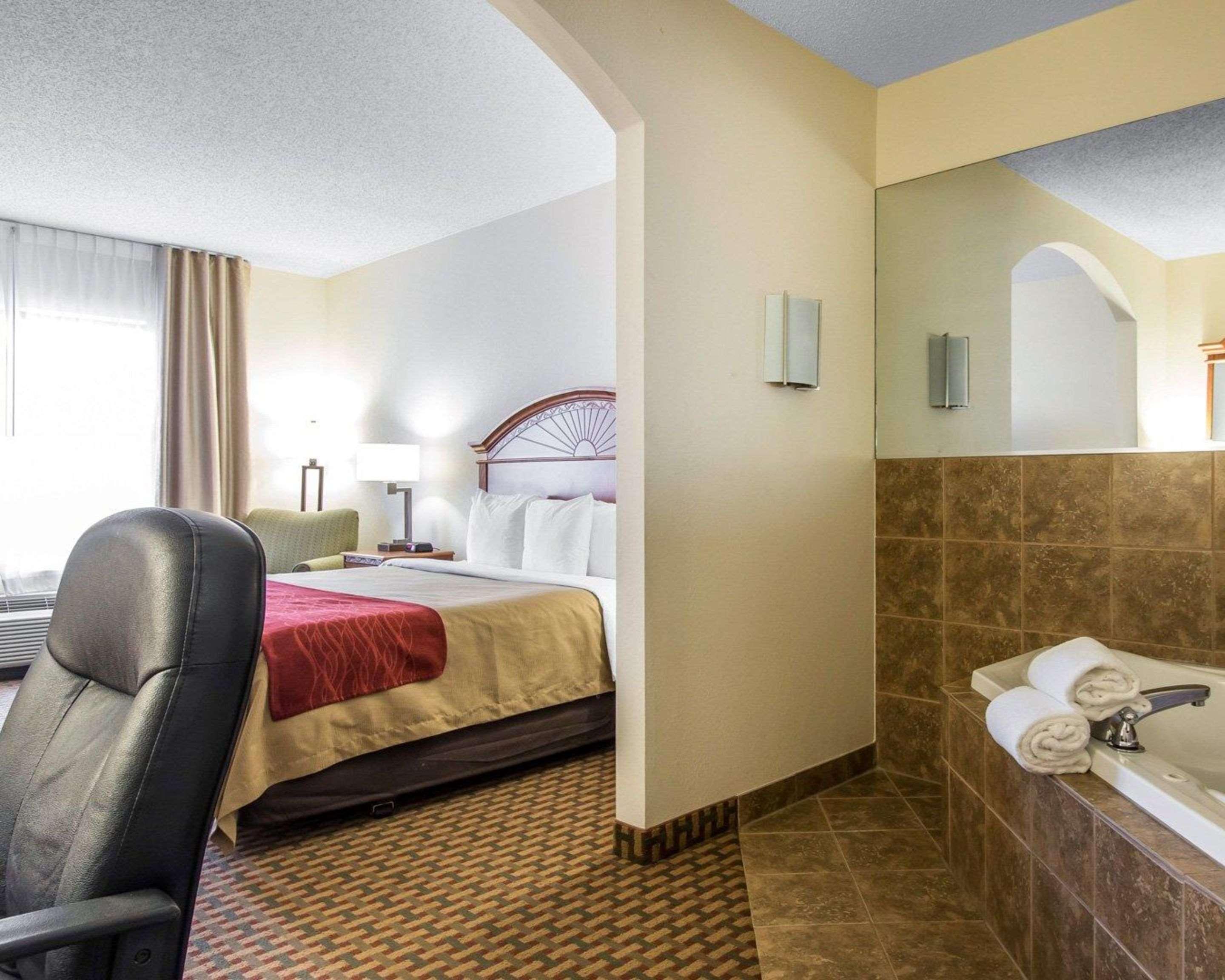 Garner Hotel Oklahoma City - Quail Springs By Ihg Eksteriør billede